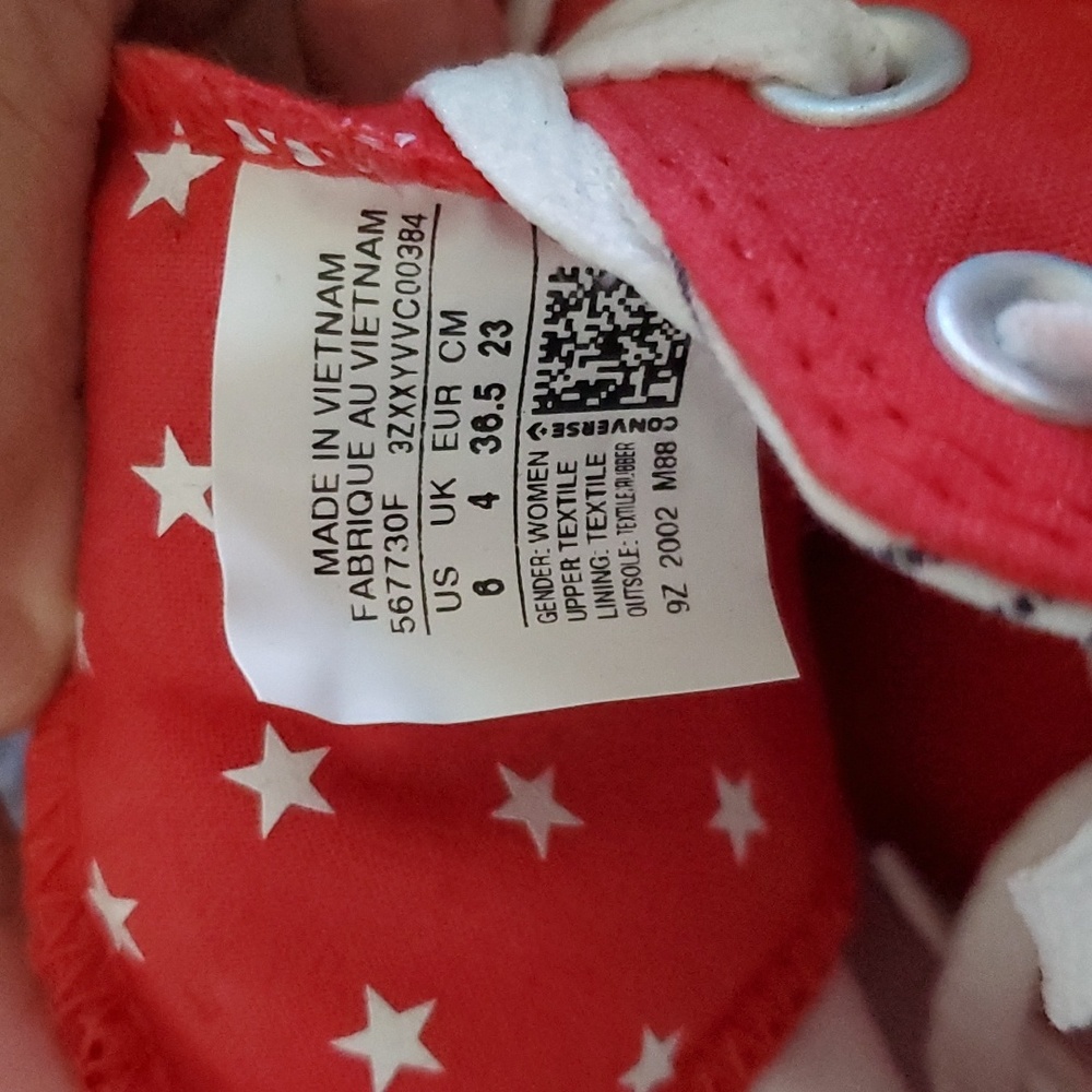 Converse - Picture 2 of 4